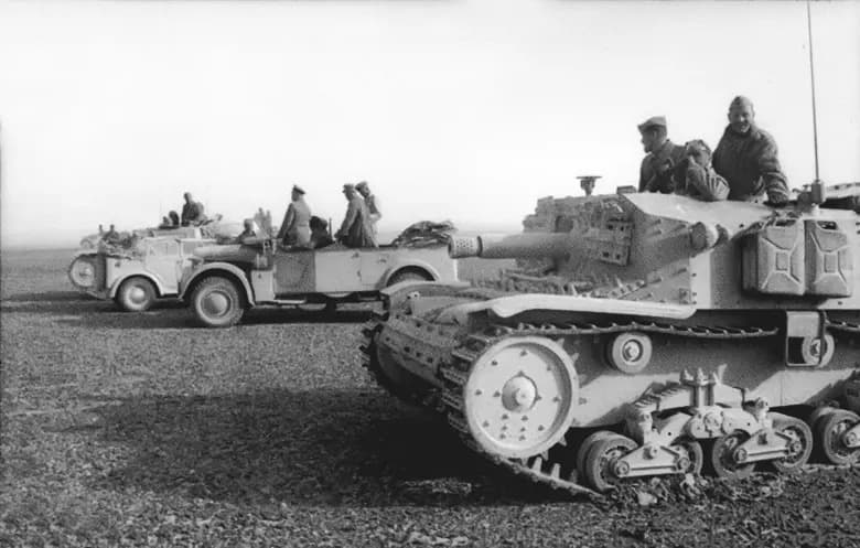 Rommel with Italian armored troops - courtesy of opposingfronts.com