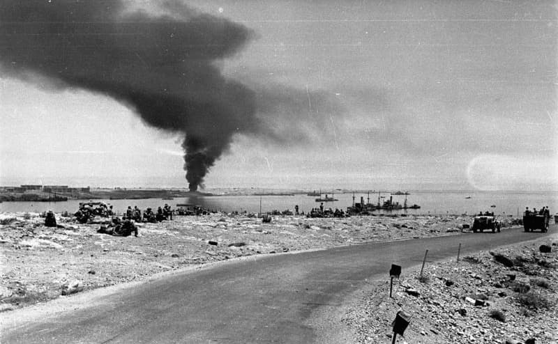 The road from Bardia to Tobruk on 21 June 1942 - image courtesy of Wikipedia Commons